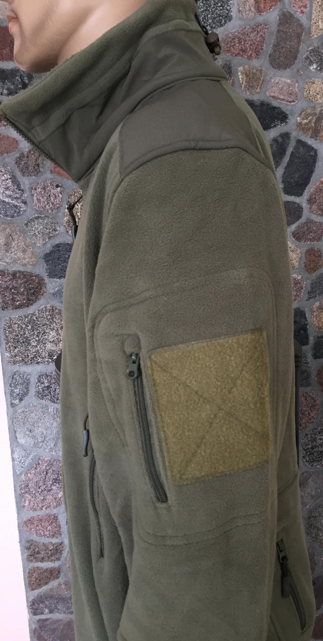 Warm fleece sweater with comfortable pockets