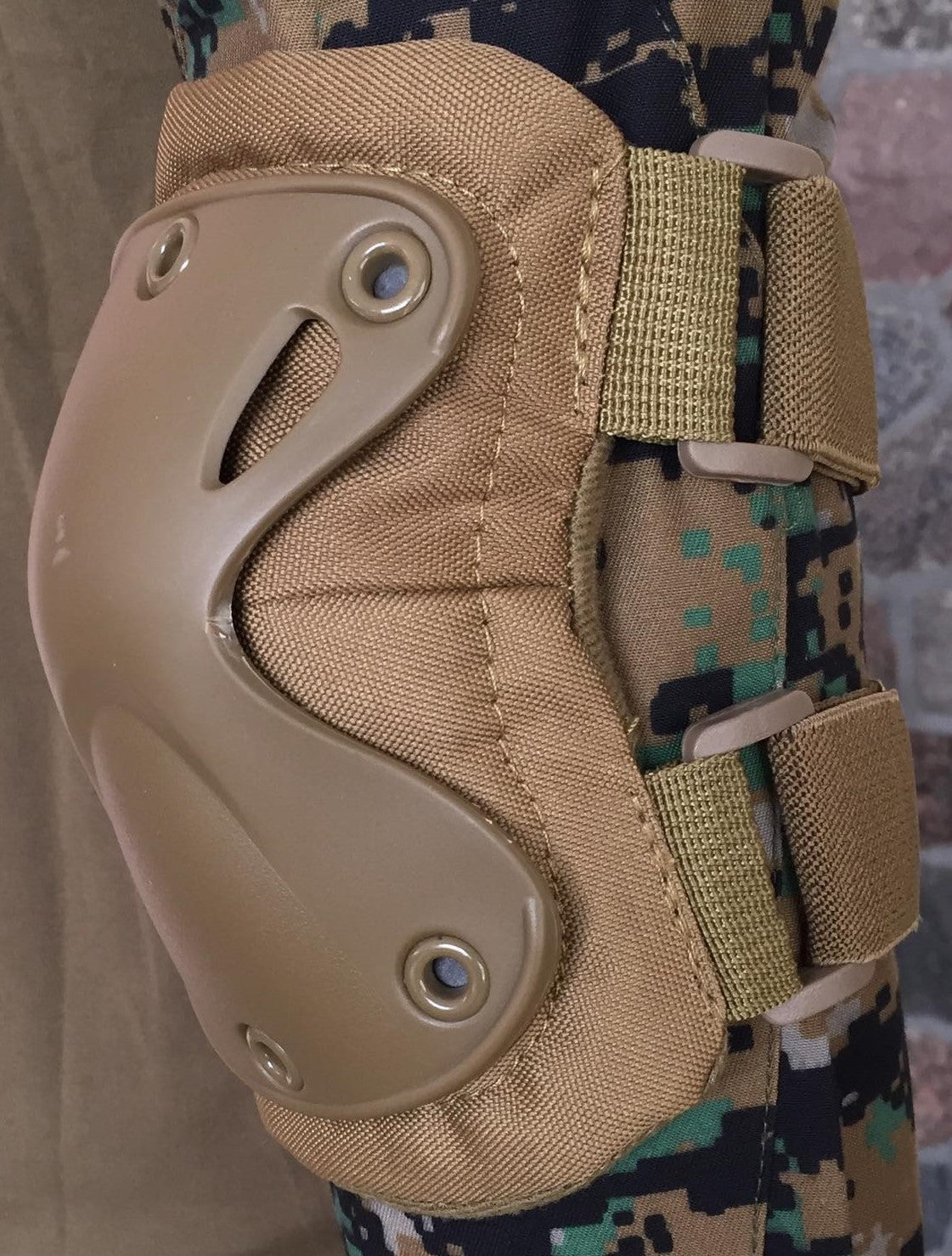 Plastmasas ceļu un elkoņu sargi