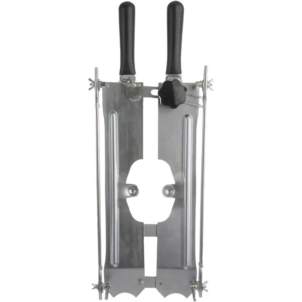 Horn trimming device with a saw