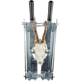 Horn trimming device with a saw
