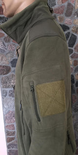 Warm fleece sweater with comfortable pockets