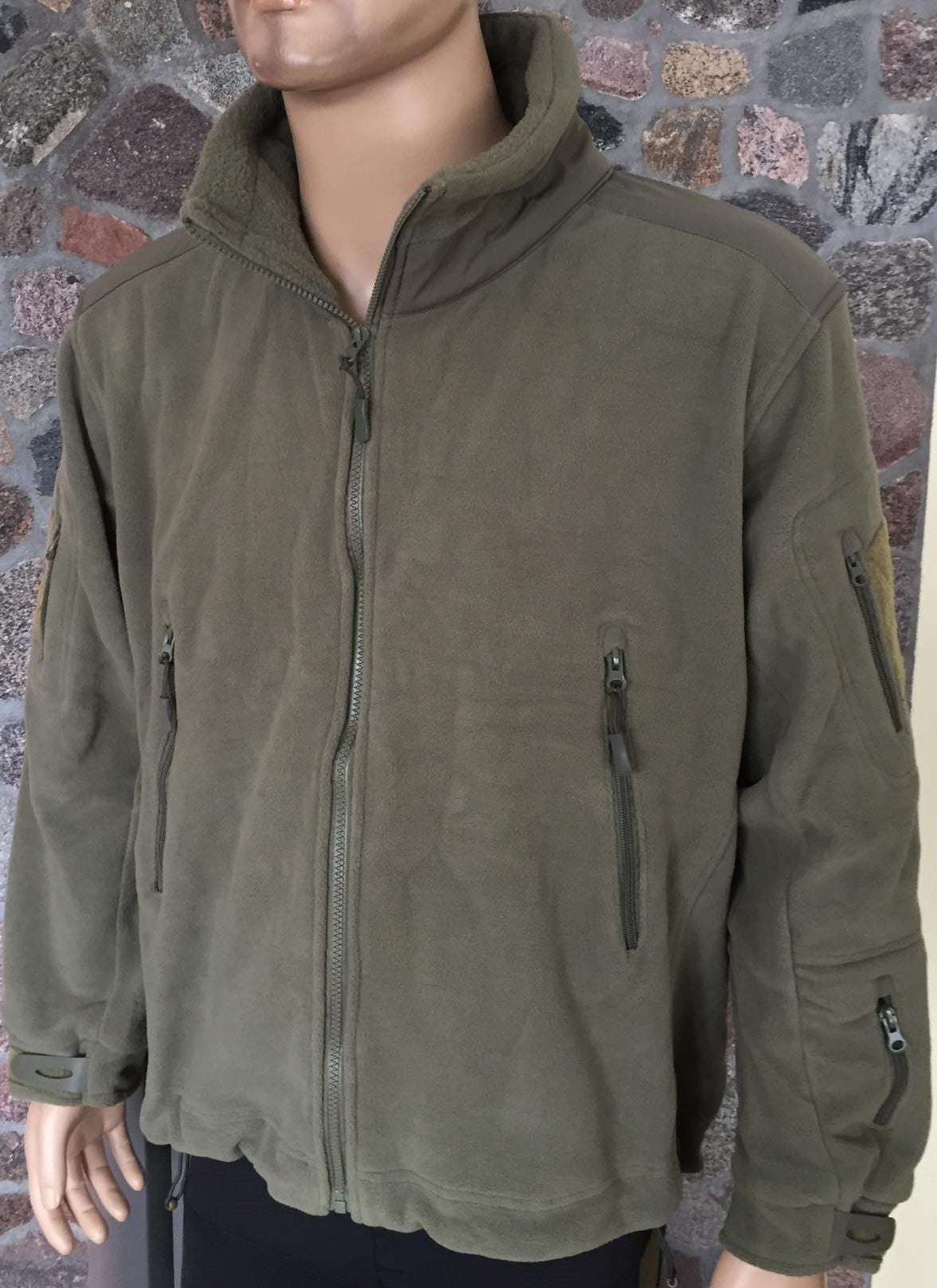 Warm fleece sweater with comfortable pockets