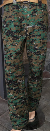 Camouflage trousers with practical pockets